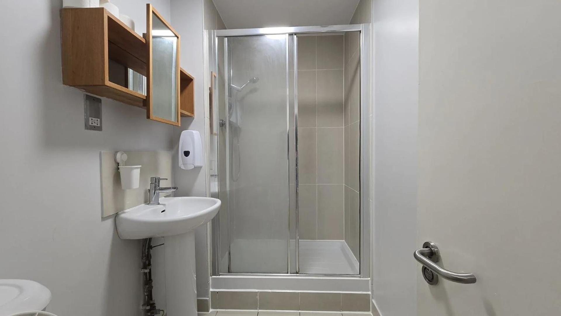 Westciti Chatsworth Road Apartments Кройдон Экстерьер фото