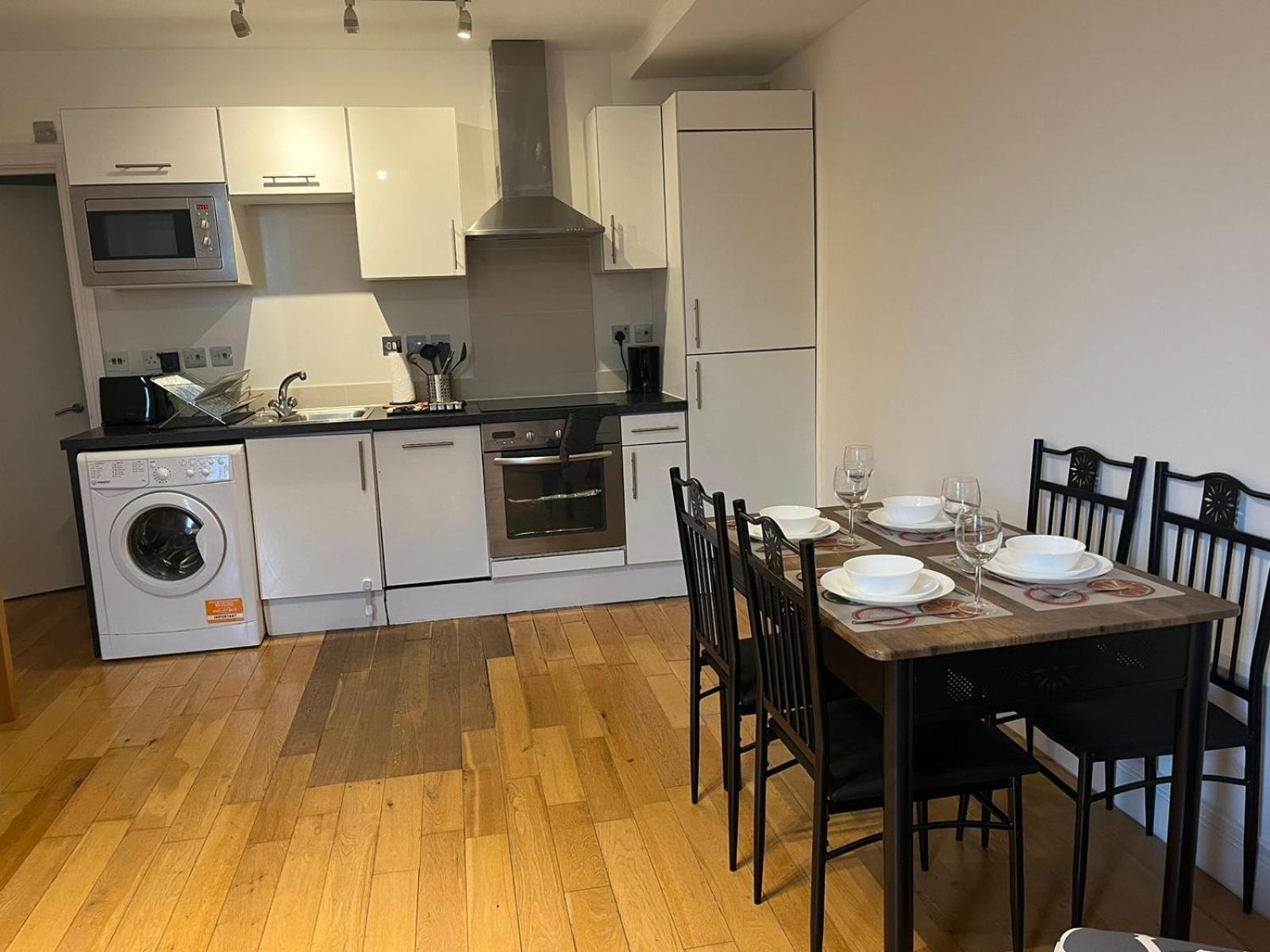 Westciti Chatsworth Road Apartments Кройдон Экстерьер фото