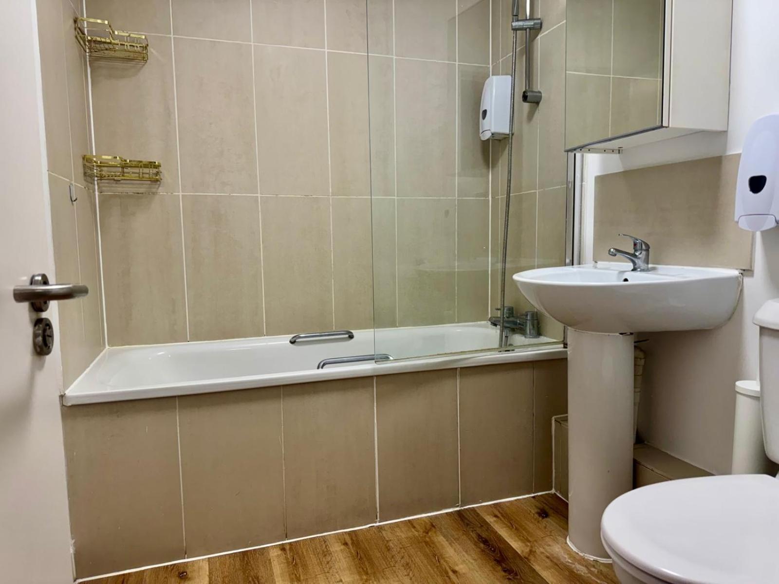 Westciti Chatsworth Road Apartments Кройдон Экстерьер фото
